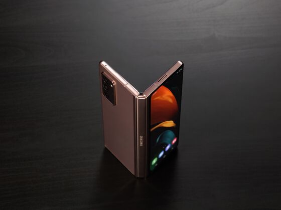 Samsung’s $1,999 Fold 2 Rectifies Major Foldable Phone Foibles