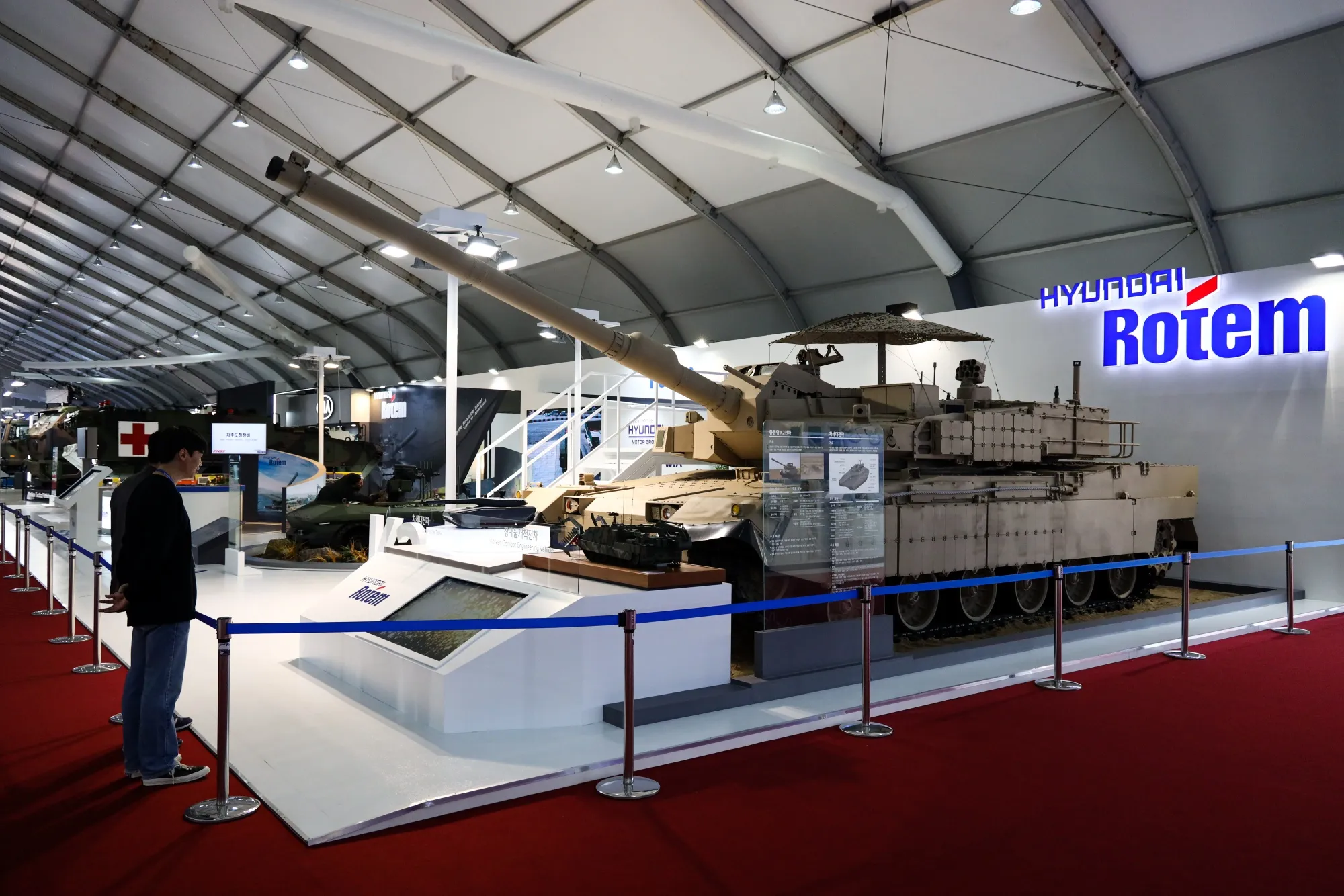 A Hyundai Rotem K2 tank at the Seoul International Aerospace & Defense Exhibition.