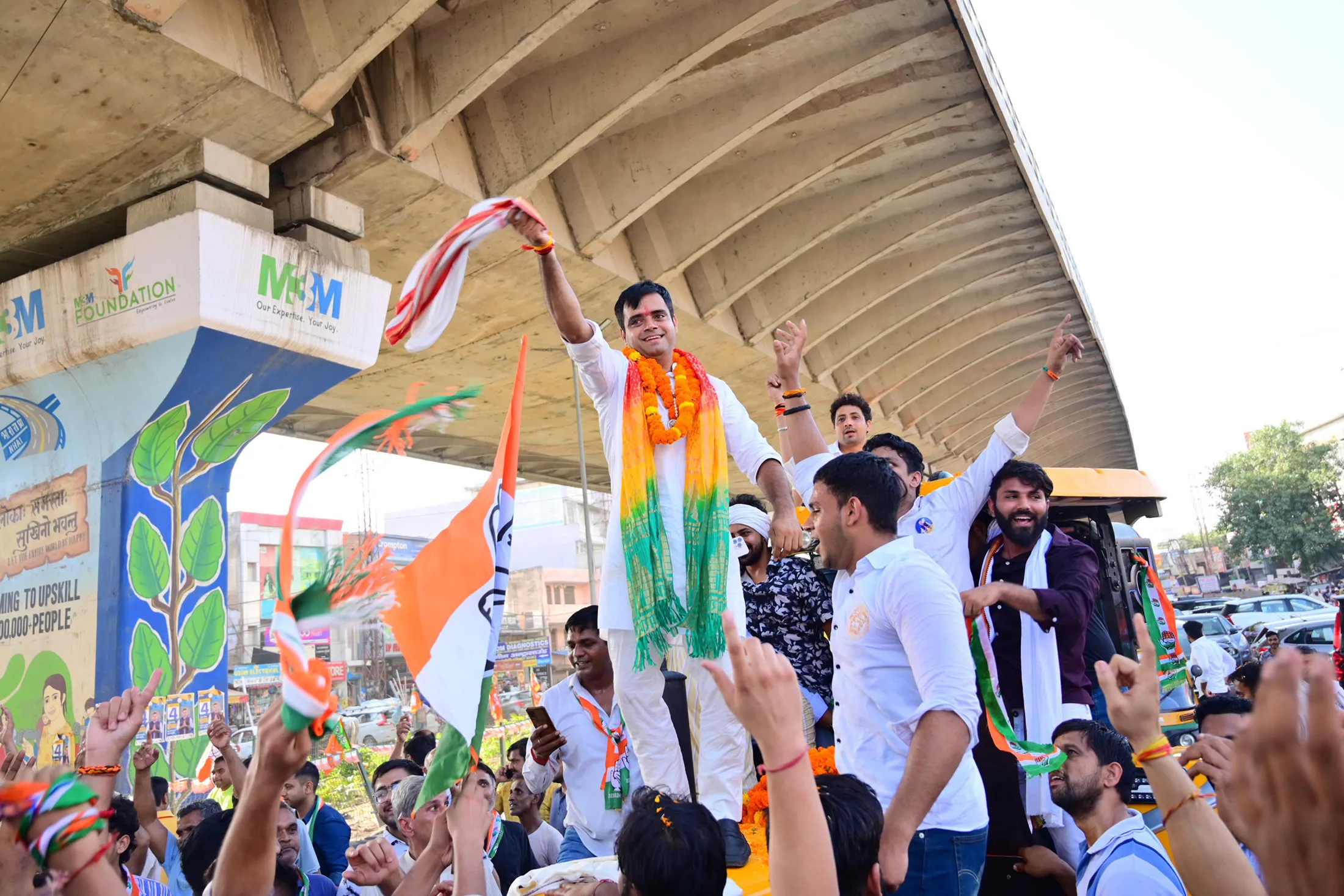 Vardhan Yadav, Congress party candidate for Haryana Assembly Election, during the road show on the last day of election campaign at Badshahpur Bazar in Gurugram, Indai, on Oct.&nbsp;3.