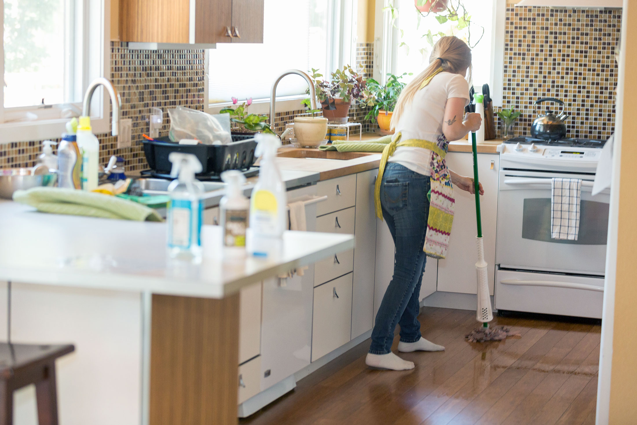 Women In The Us Still Do Way More Housework Than Men -7831