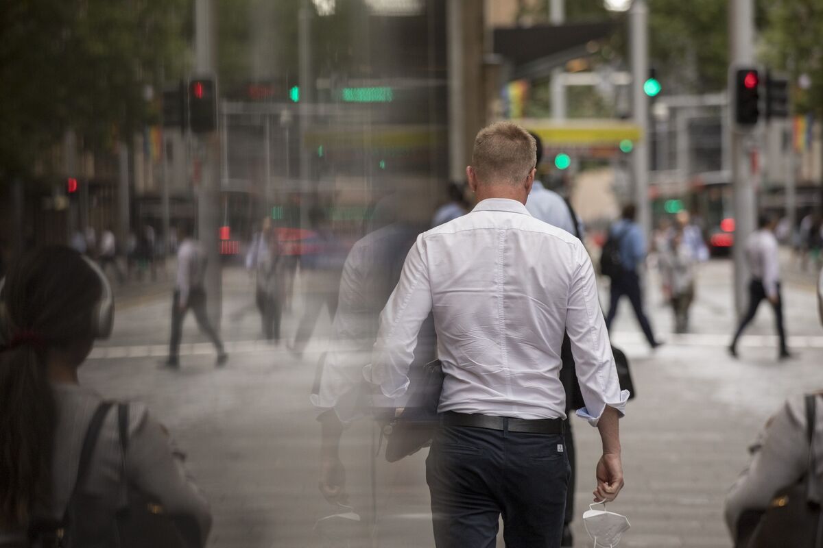 Australian Hiring Rebounds in May, Pushing Down Unemployment