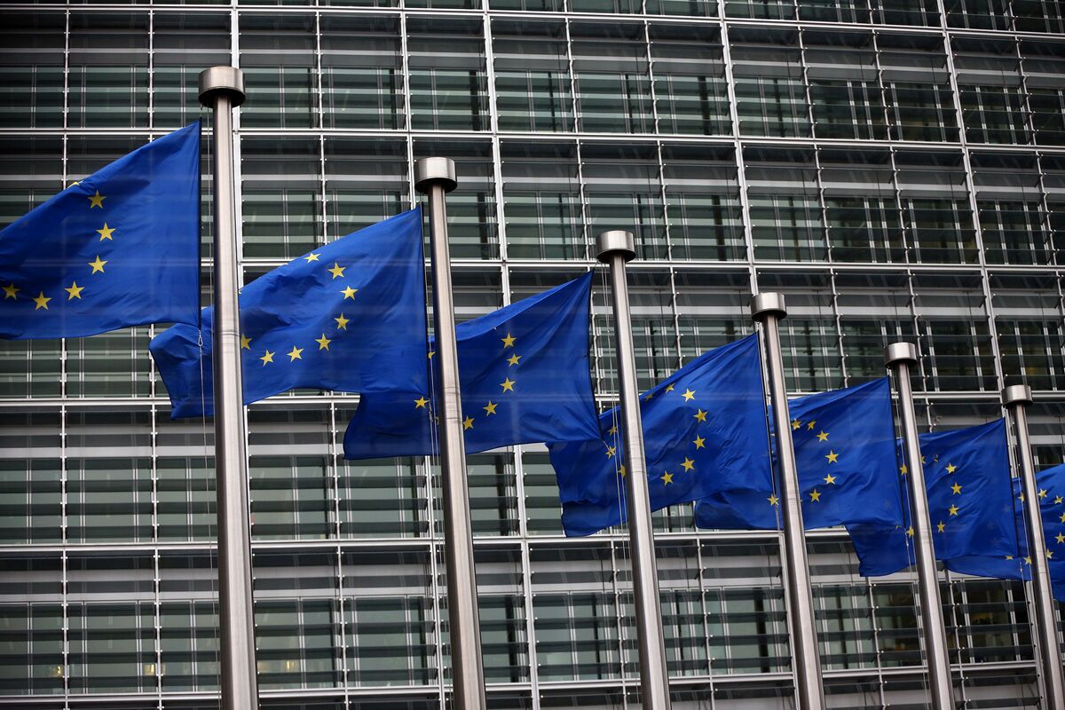 EU Vows to Stick to Green Goals Despite Geopolitical Challenges - Bloomberg