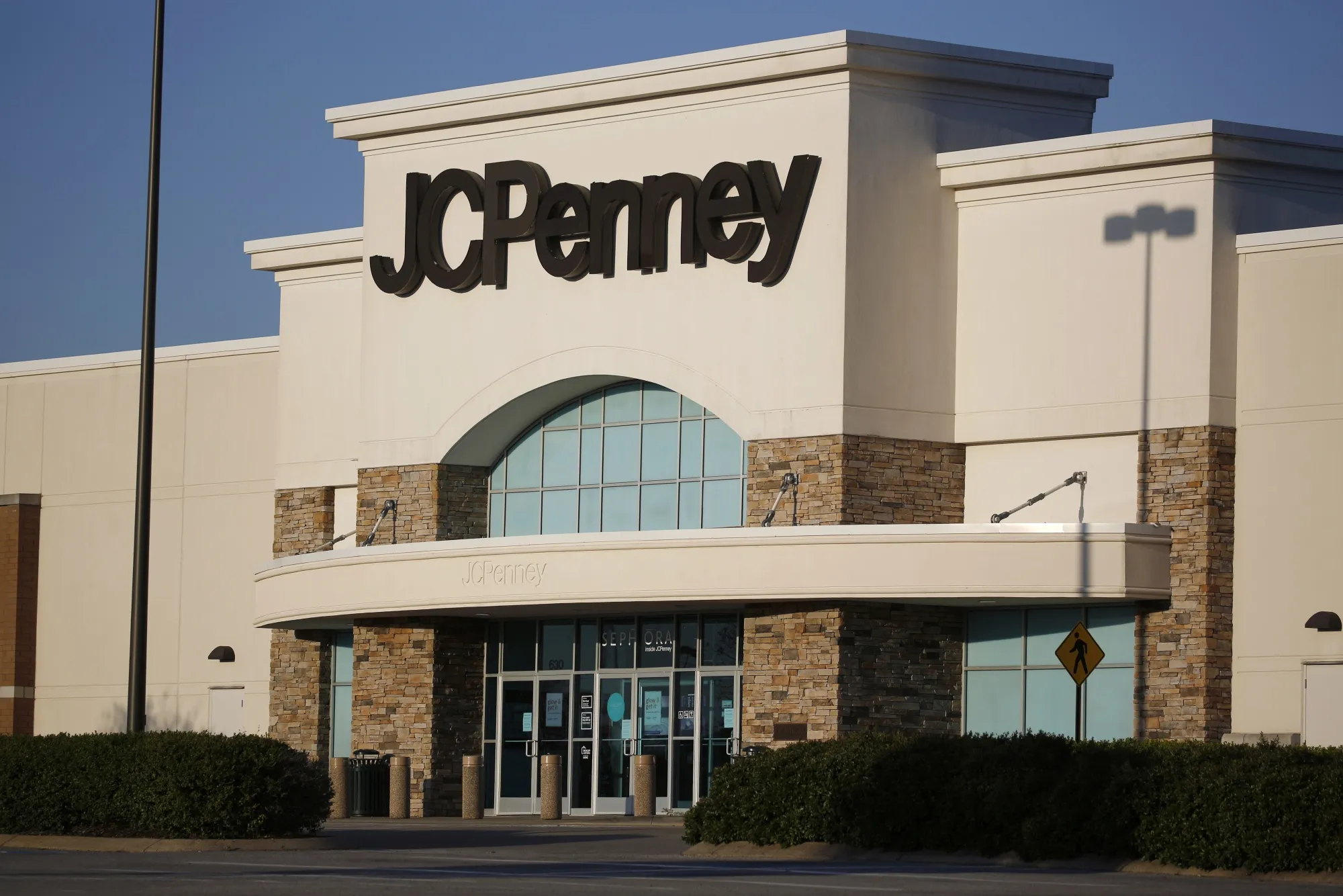 J.C. Penney Posts Steep Sales Decline for Second Quarter - Bloomberg