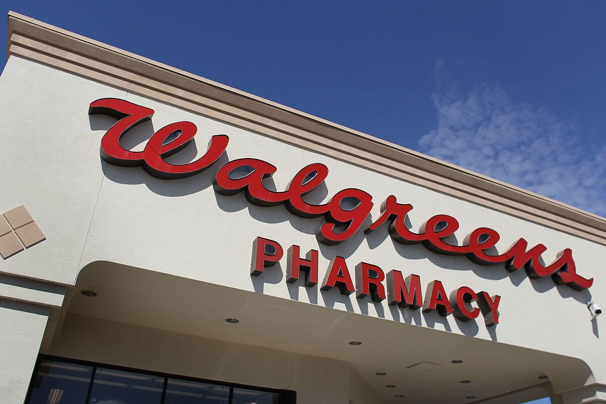 Walgreens Earnings It Can't Avoid Deals Forever Bloomberg