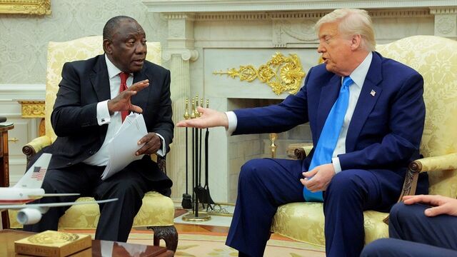 トランプ氏、南ア大統領に白人迫害主張－会談中に根拠とする動画流す