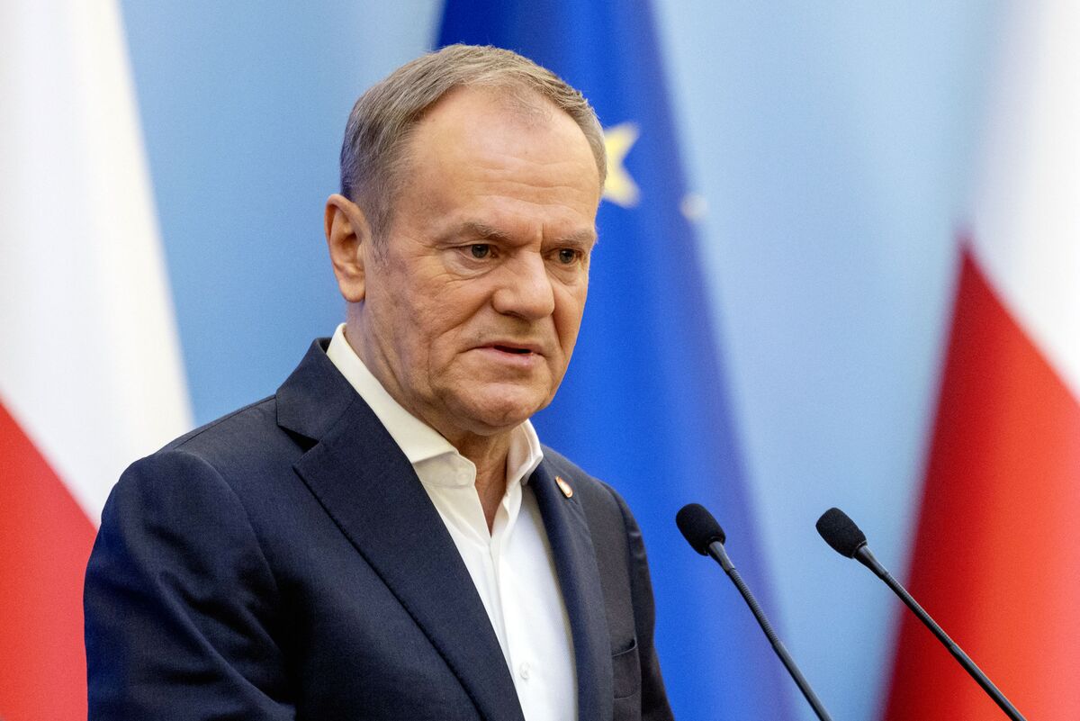 🟪"Polonia e Francia: un nuovo accordo per la condivisione della protezione nucleare"
