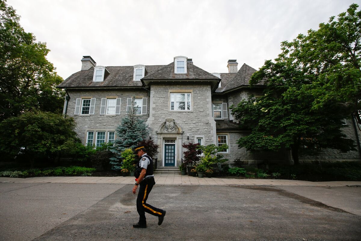 It’s Renovation Time at Ottawa’s Most Famous House as PM Divulges Sussex Plan