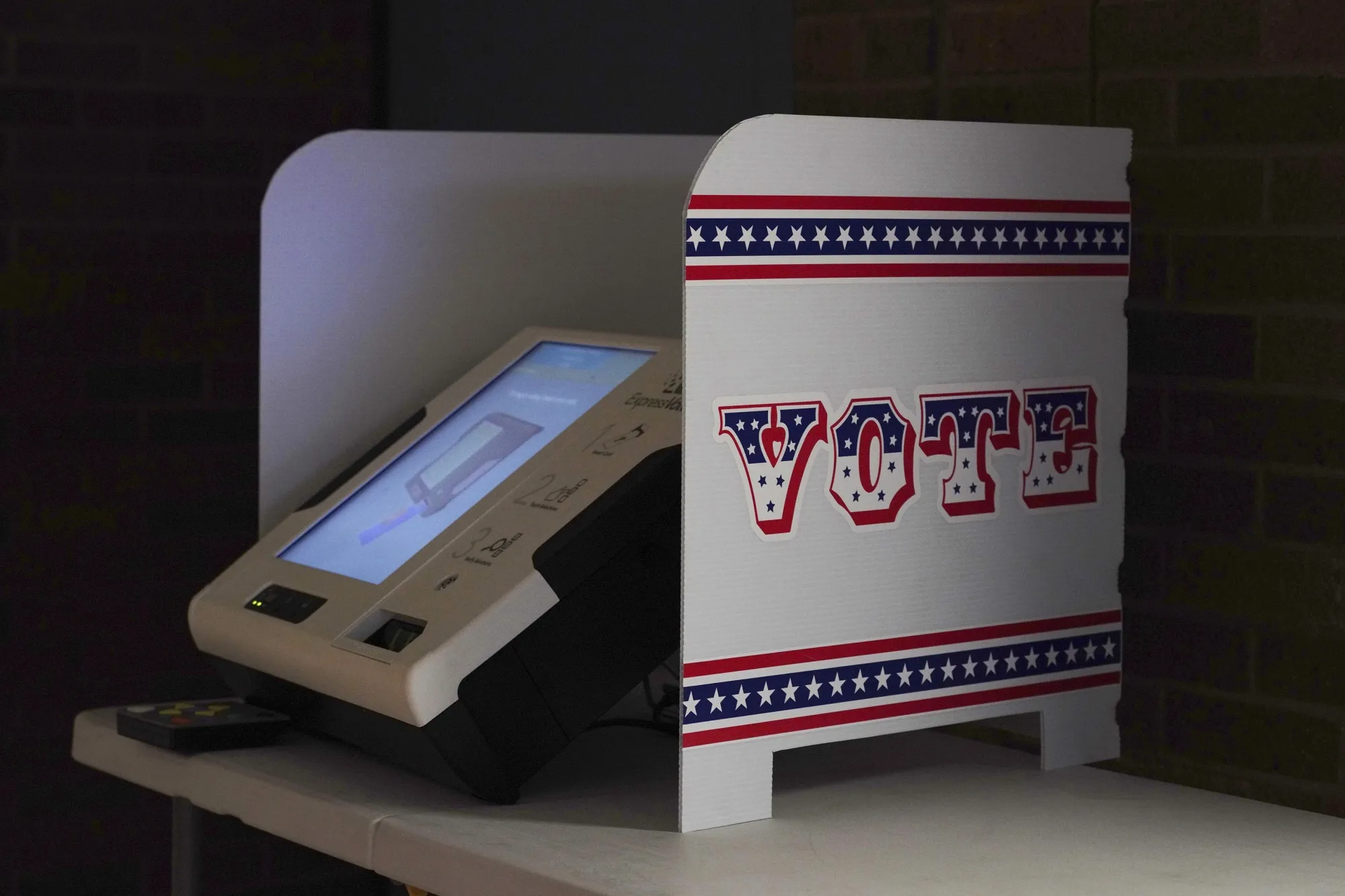 Voters Cast Ballots In Wisconsin Primary