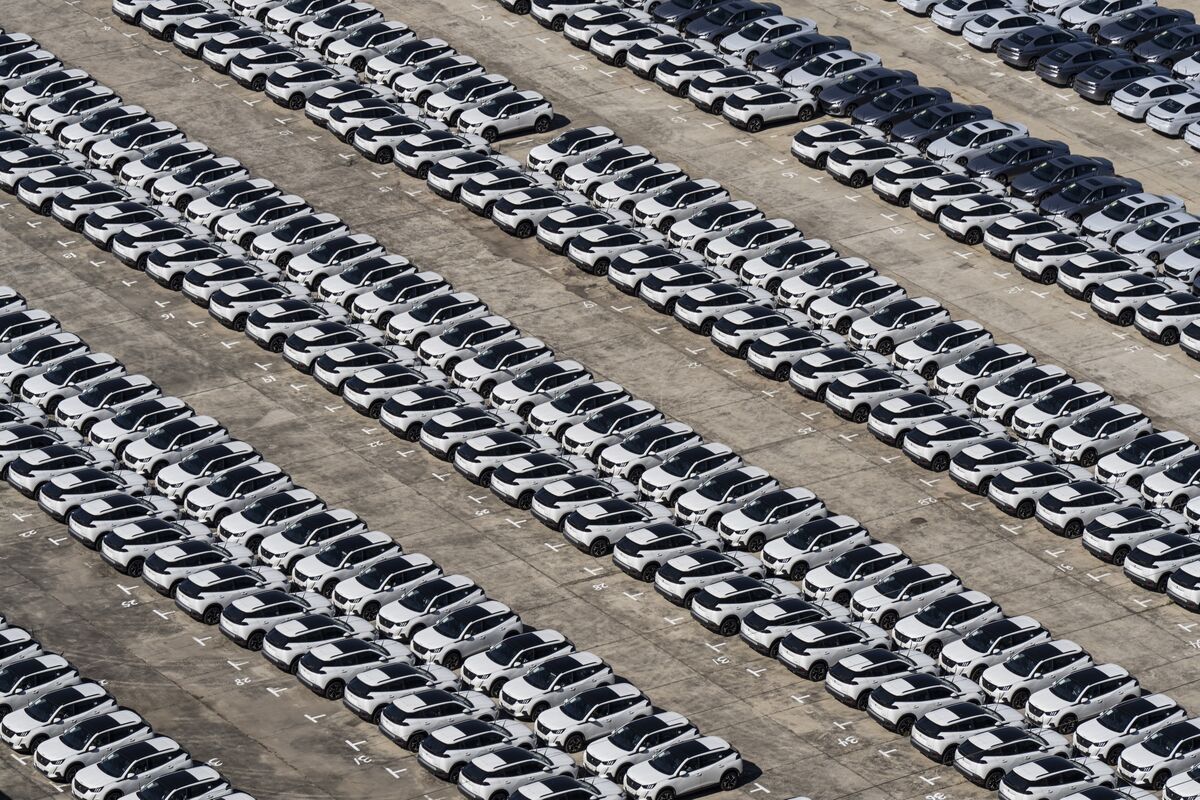 中国汽車工業年鑑 1200x800.jpg