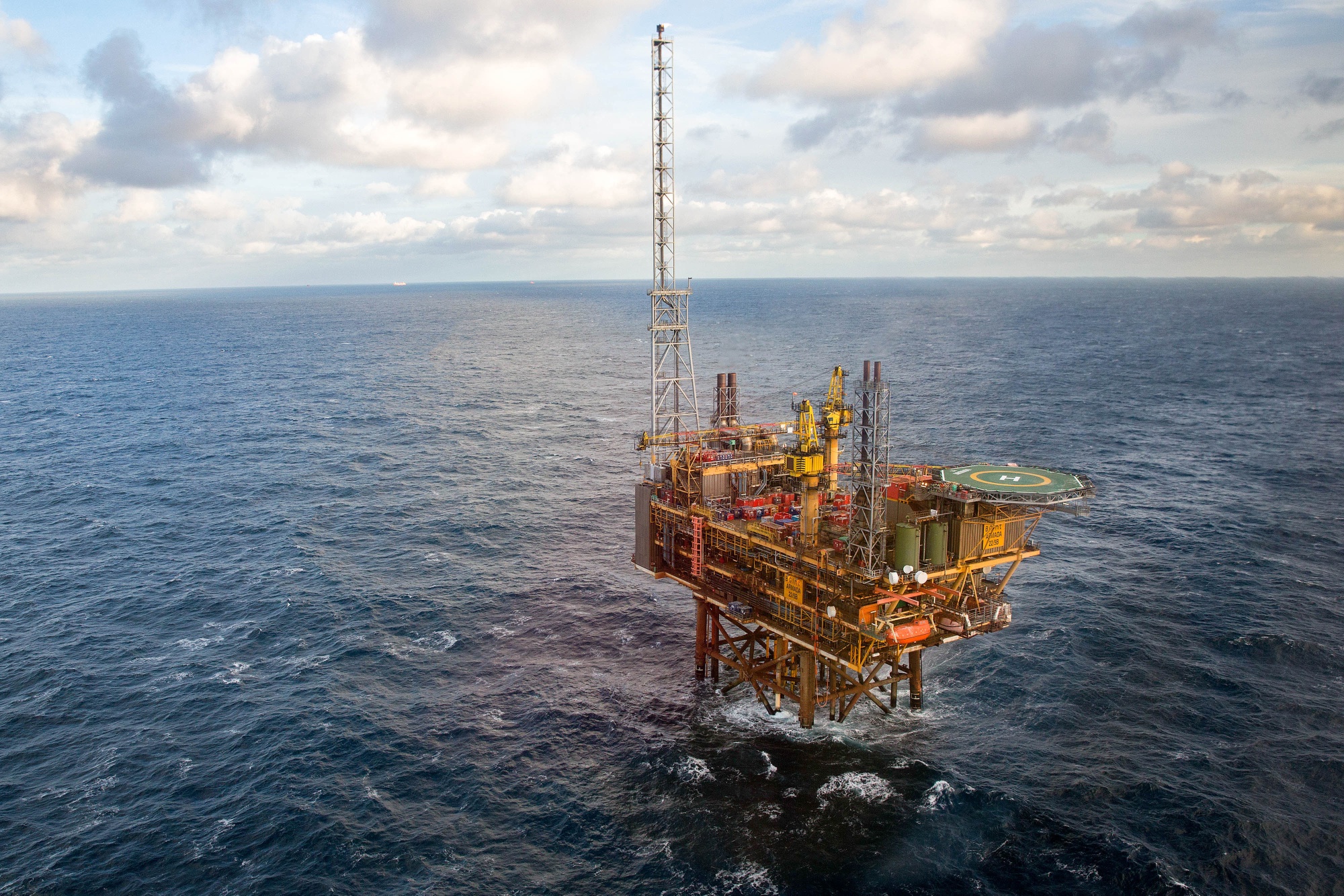 A gas condensate platform stands in the North Sea, off the coast of Aberdeen, U.K., on Friday, Dec. 11, 2015.
