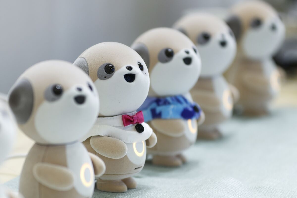bloomberg.com - Takashi Mochizuki - Japan's Chatty New Robot Is Fluffy, Lovable and Dorky
