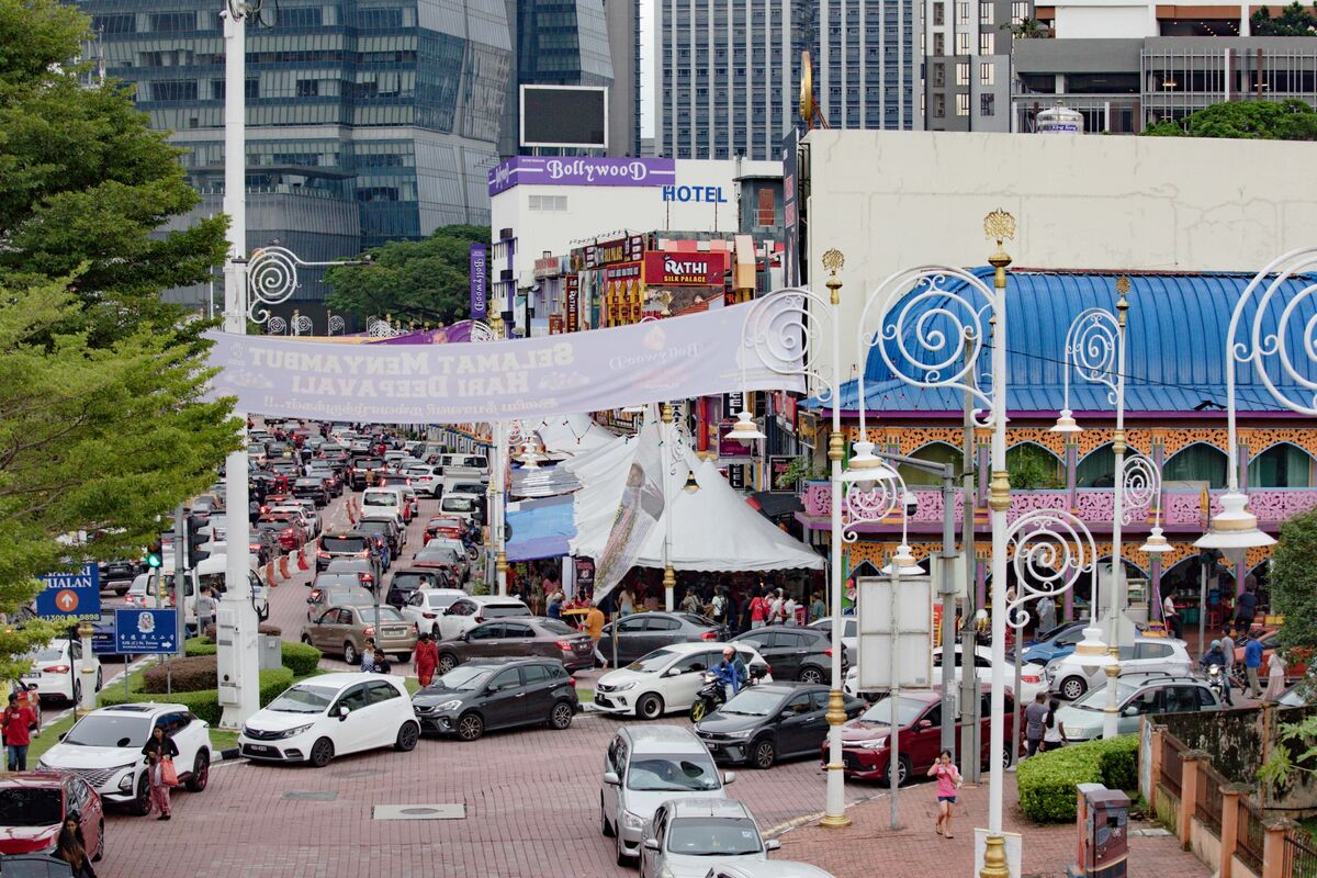 Malaysian Traffic App Draws Ridicule After Officials Banned Waze