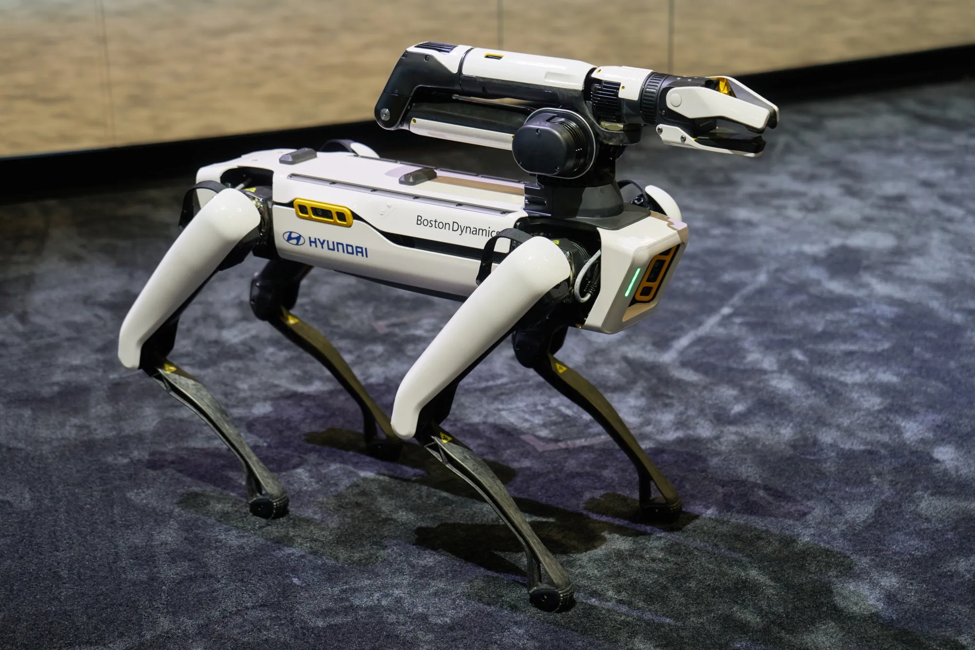 ボストン・ダイナミクスの四足歩行ロボット「スポット」