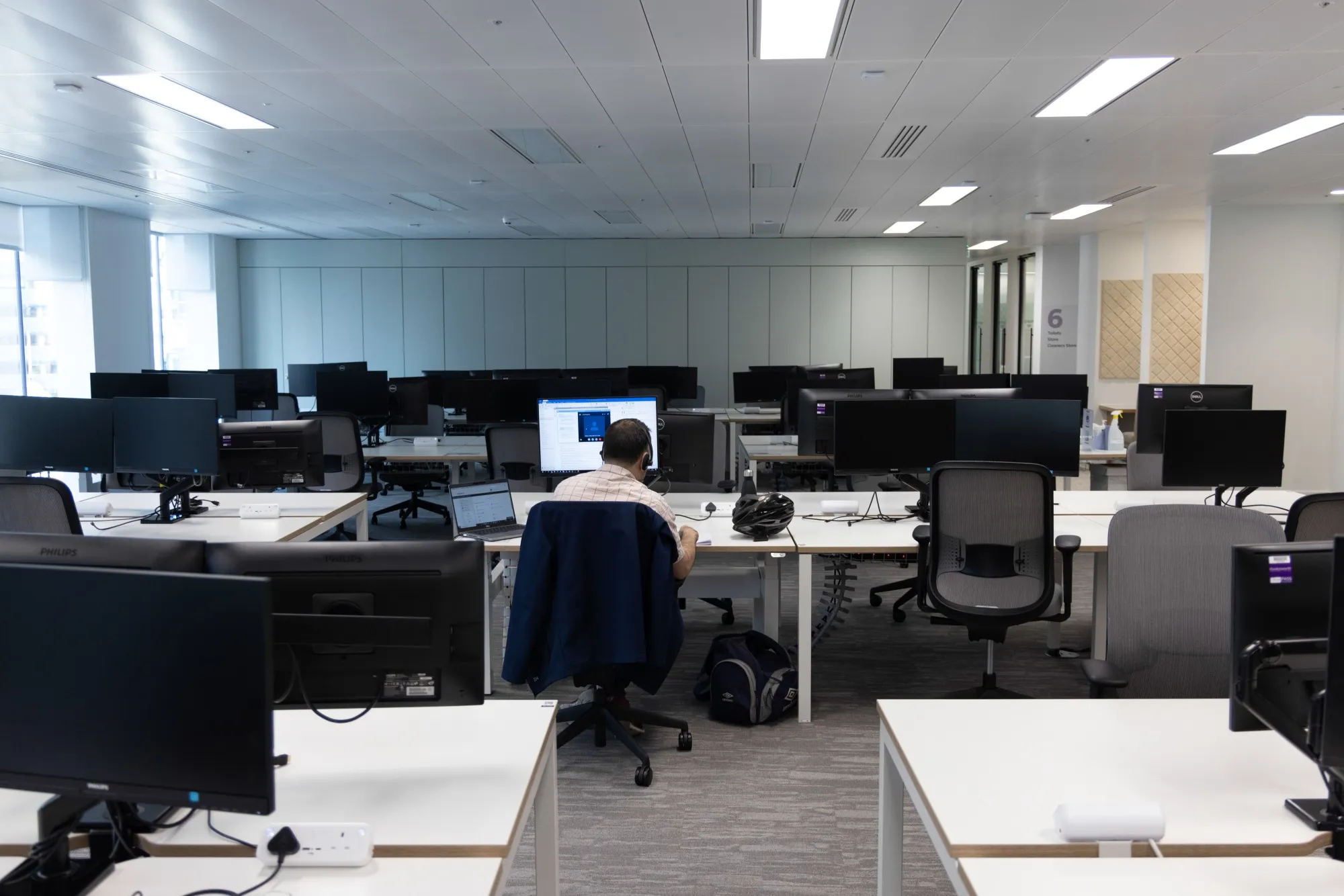 Individual workstations dominate offices, but a new report finds that many are underutilized.