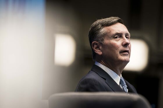 Fed’s Clarida Sees Economic Recovery Starting in Second Half
