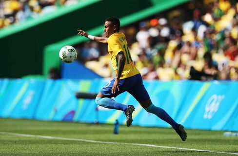 Neymar of Brazil controls the ball during the semifinal match between Brazil and Honduras on Aug. 17.
