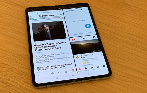 Hands-On With Samsung's $1,980 Galaxy Fold Smartphone 
