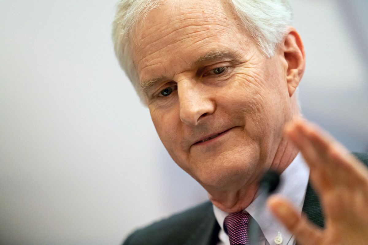 Cathay Pacific Chairman John Slosar Resigns Weeks After CEO Bloomberg