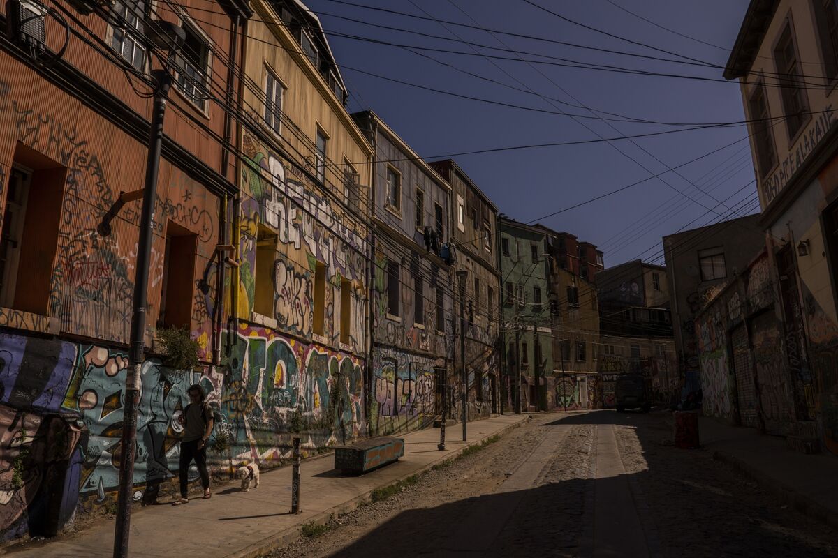 Valparaiso Chile Is Graffitied Decaying Unesco World Heritage Site 