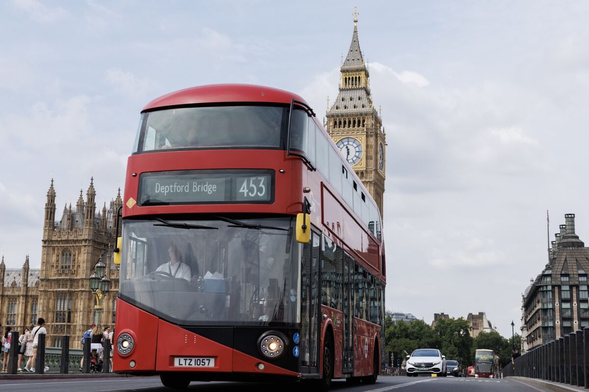 London Bus Drivers Win AC Battle After Enduring ‘Appalling’ Heat