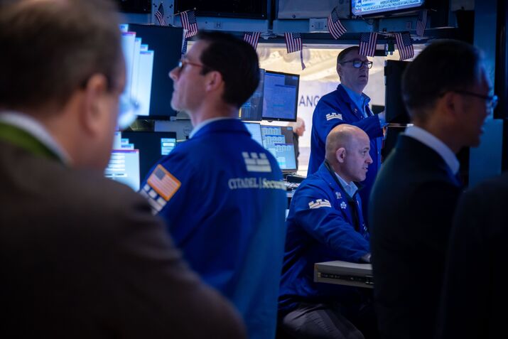 Traders On The Floor Of The New York Stock Exchange As US Stocks Trade Steady as Traders Assess Earnings, Tariff Risk
