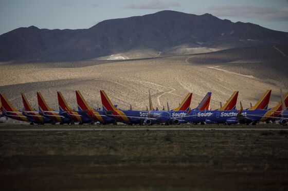 Airlines Squeezed by Delays in $29 Billion U.S. Rescue Funds