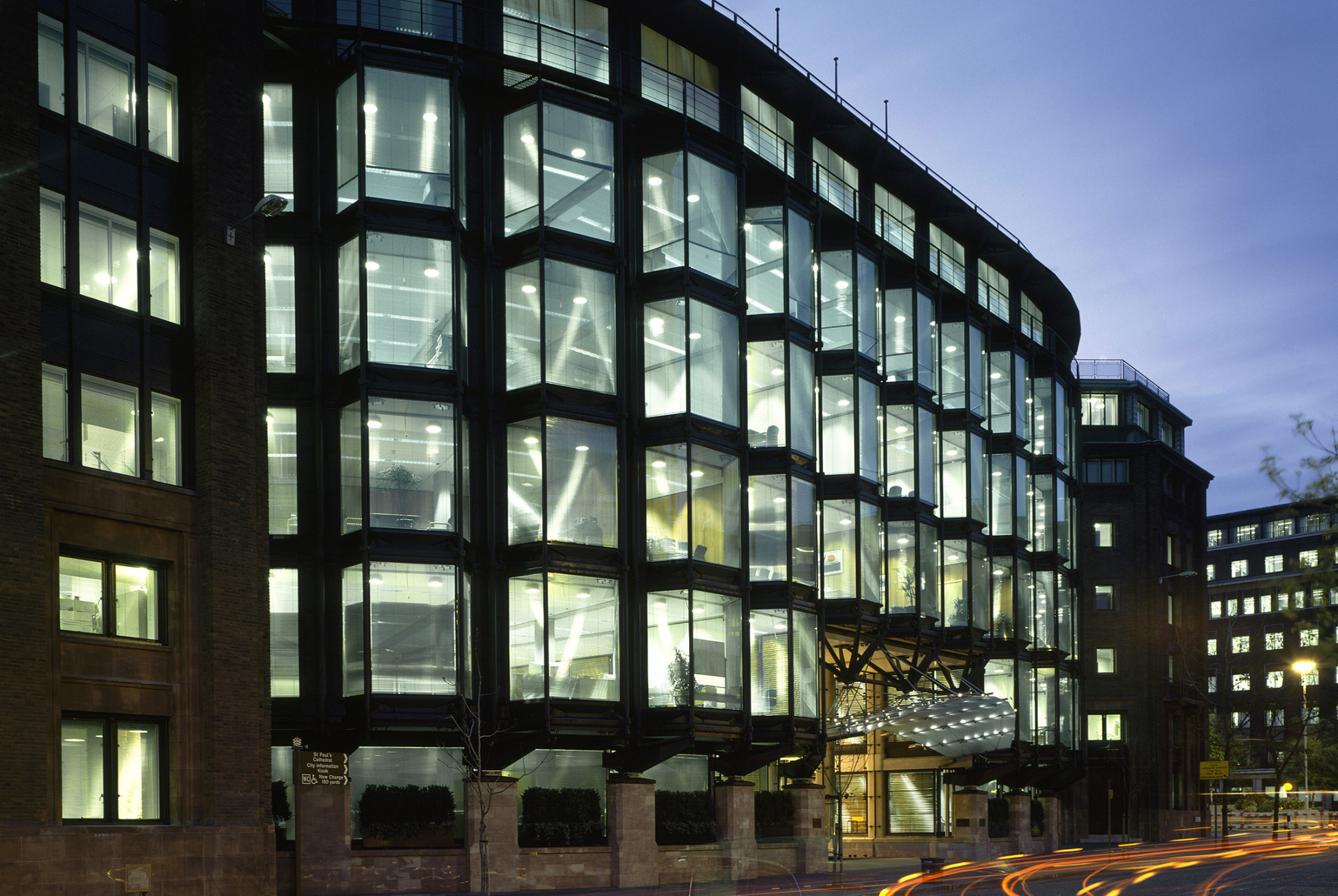 Financial Times in Talks to Lease Former Headquarters in London - Bloomberg