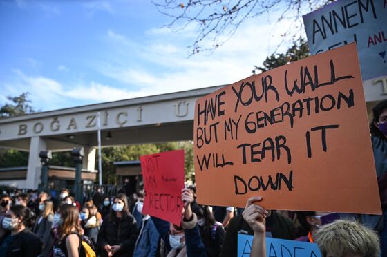 Metallica Fuels Student Protests in Istanbul as Dozens Detained