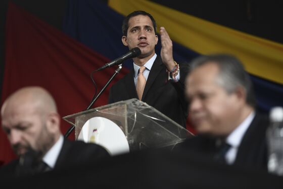 Venezuela’s Juan Guaido Leaves Country, Will Attend Davos