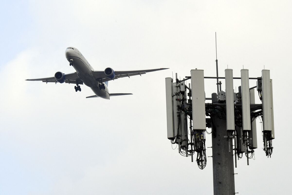 Aviation Sector to Get Billions in Rebates to Upgrade Altimeters