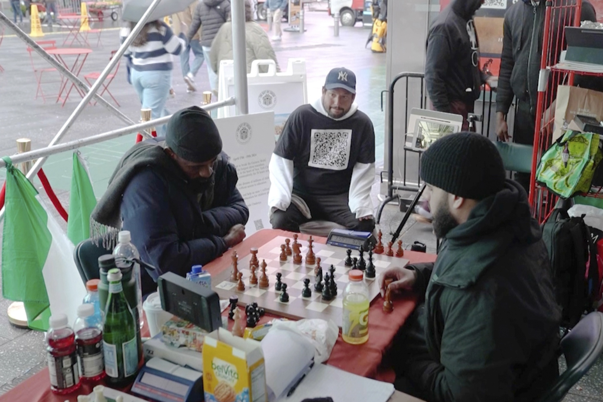 A Nigerian chess champion plays the royal game for 60 hours — a new global  chess record - Bloomberg