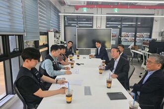 Samsung Executives Make Rare Union Visit as Strike Fears Mount