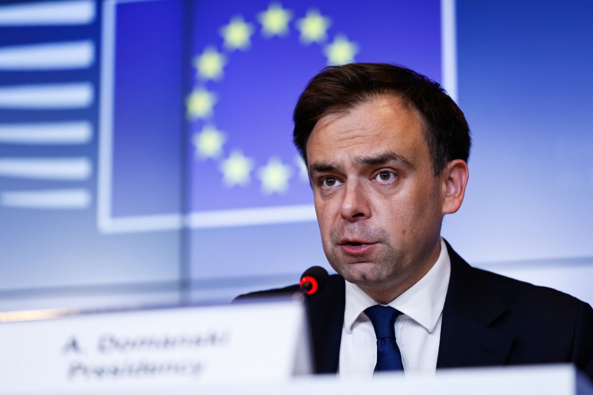 Revved-Up Polish Banks Fall as Minister Mulls Various Tax Plans Revved-Up Polish Banks Fall as Minister Mulls Various Tax Plans