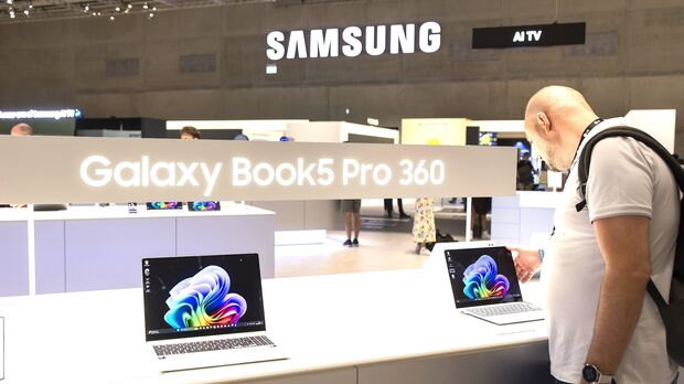 Samsung Makes Rare Apology After Results Sag Despite AI Boom