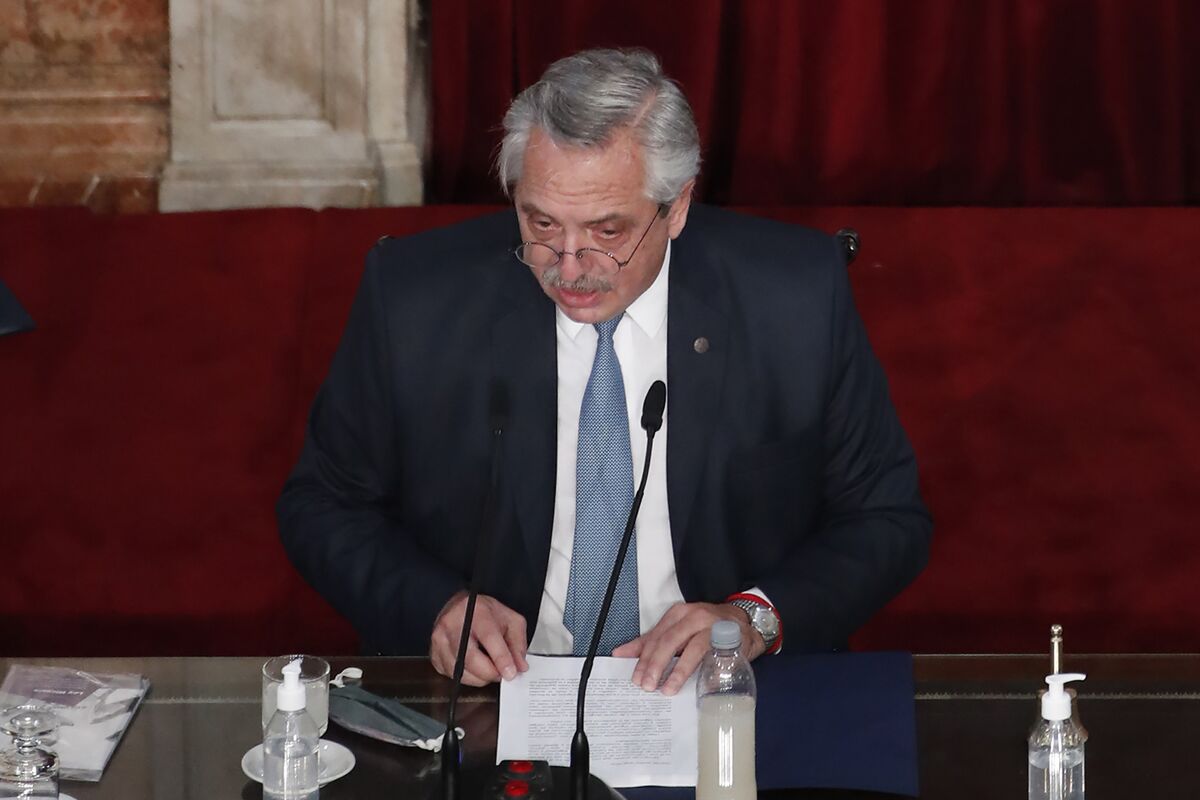 Argentina 2022 Budget Sees Primary Deficit Falling to 3.3 Bloomberg