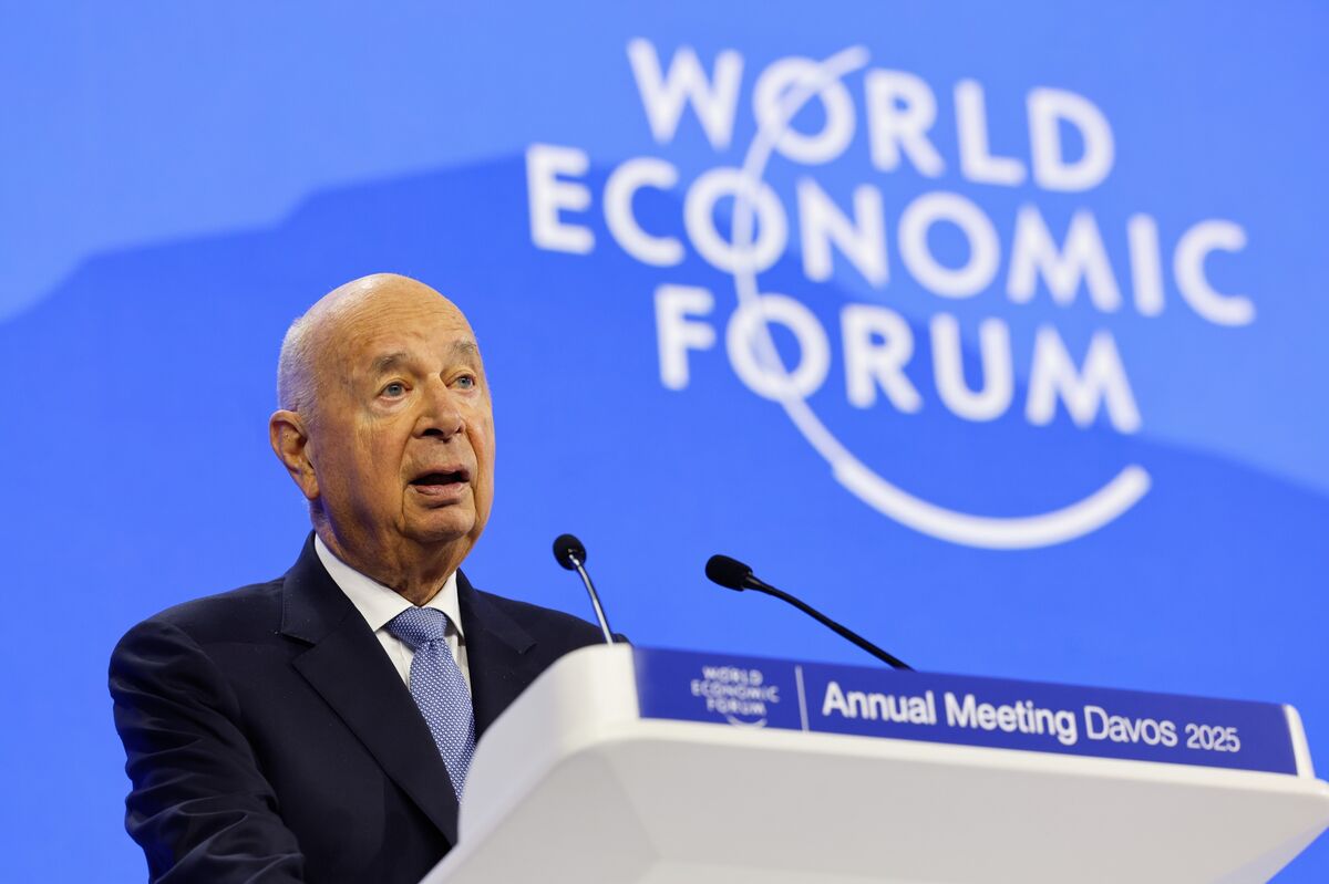 World Economic Forum Clears Schwab and Names Fink as Co-Chair World Economic Forum Clears Schwab and Names Fink as Co-Chair