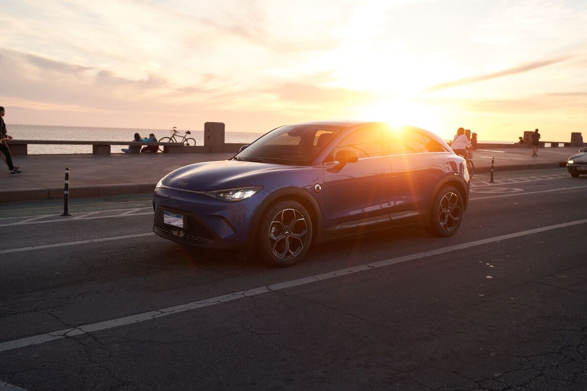 assets.bwbx.io image