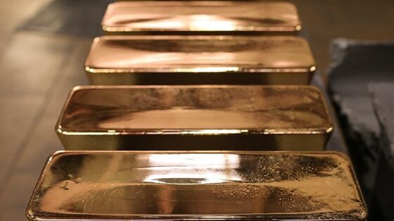 New York Gold Traders Drown in a Glut They Helped Create
