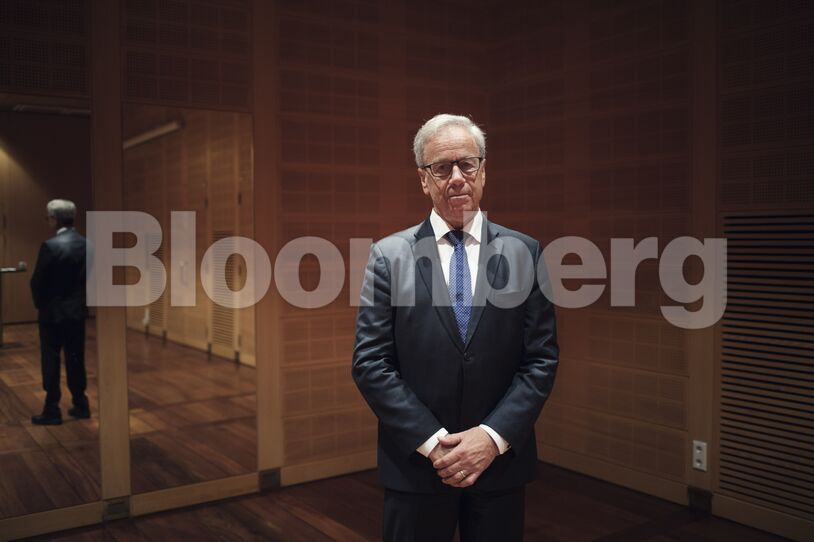 Lone Hawk Norges Bank Stuns Markets With Signal on Rates