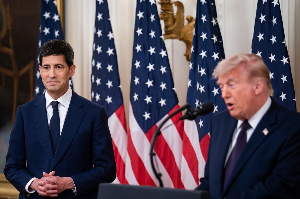 Kevin Warsh Makes His Fed Debut With Trump Pushing for Rate Cuts