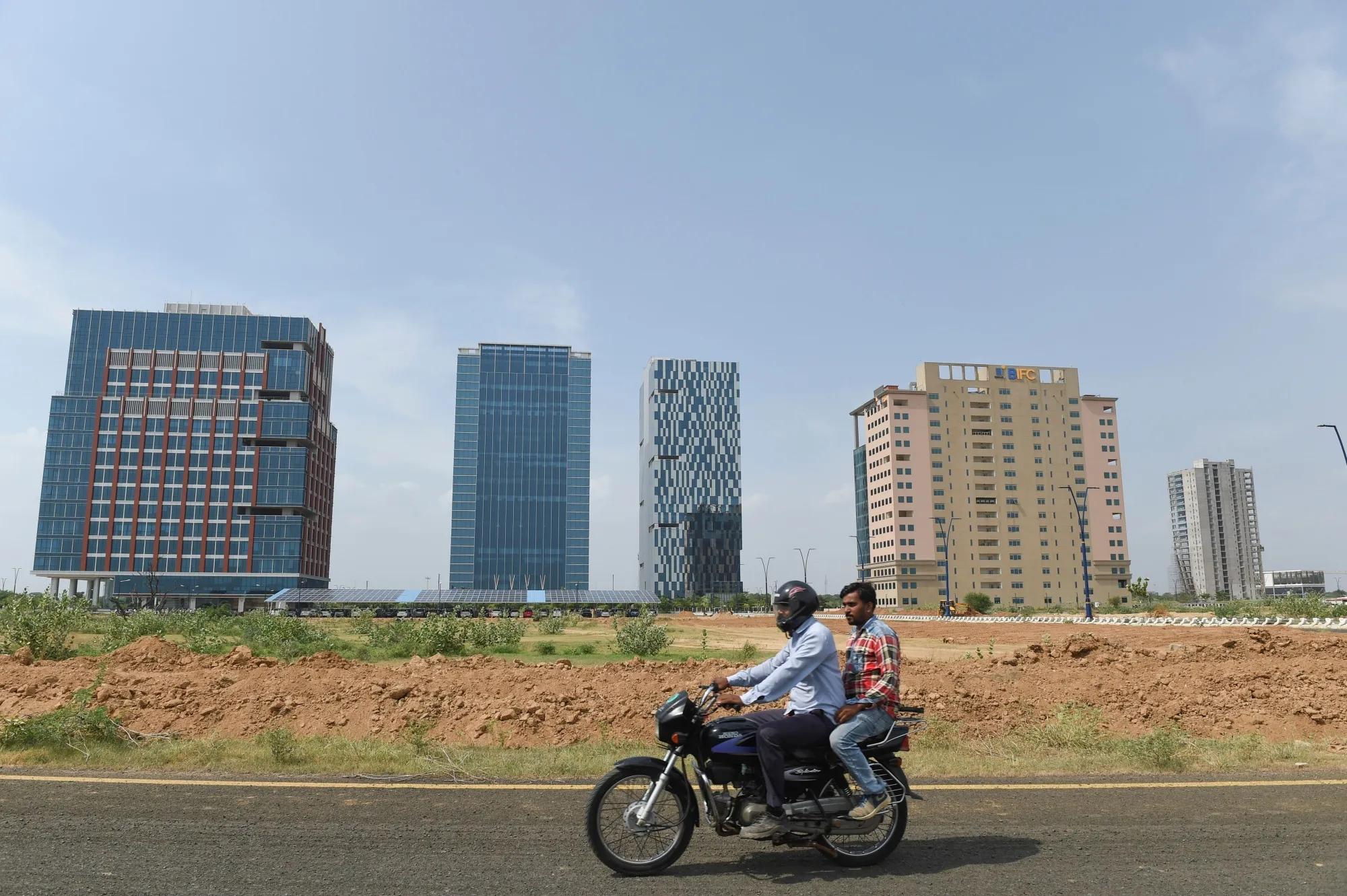 &nbsp;Gujarat International Finance Tec-city (GIFT).