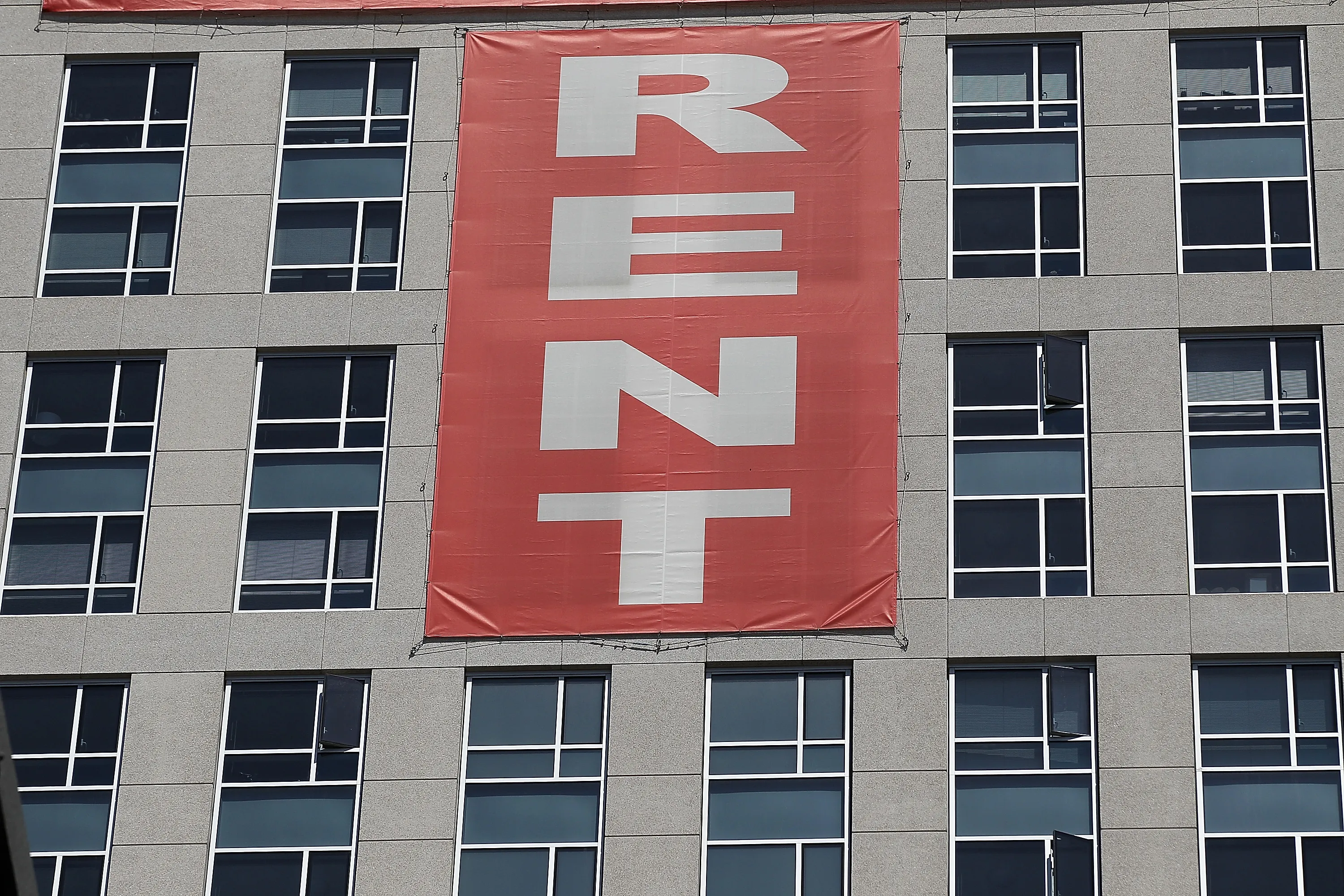 Renters renting out their&nbsp;apartments -- what could possibly go wrong?