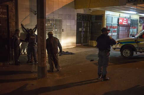 Police Arrest Looters in Johannesburg