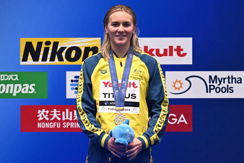 Ariarne Titmus poses during the medals ceremony in Fukuoka on July 23.&nbsp;

Photographer: Manan Vatsyayana/AFP/Getty Images
