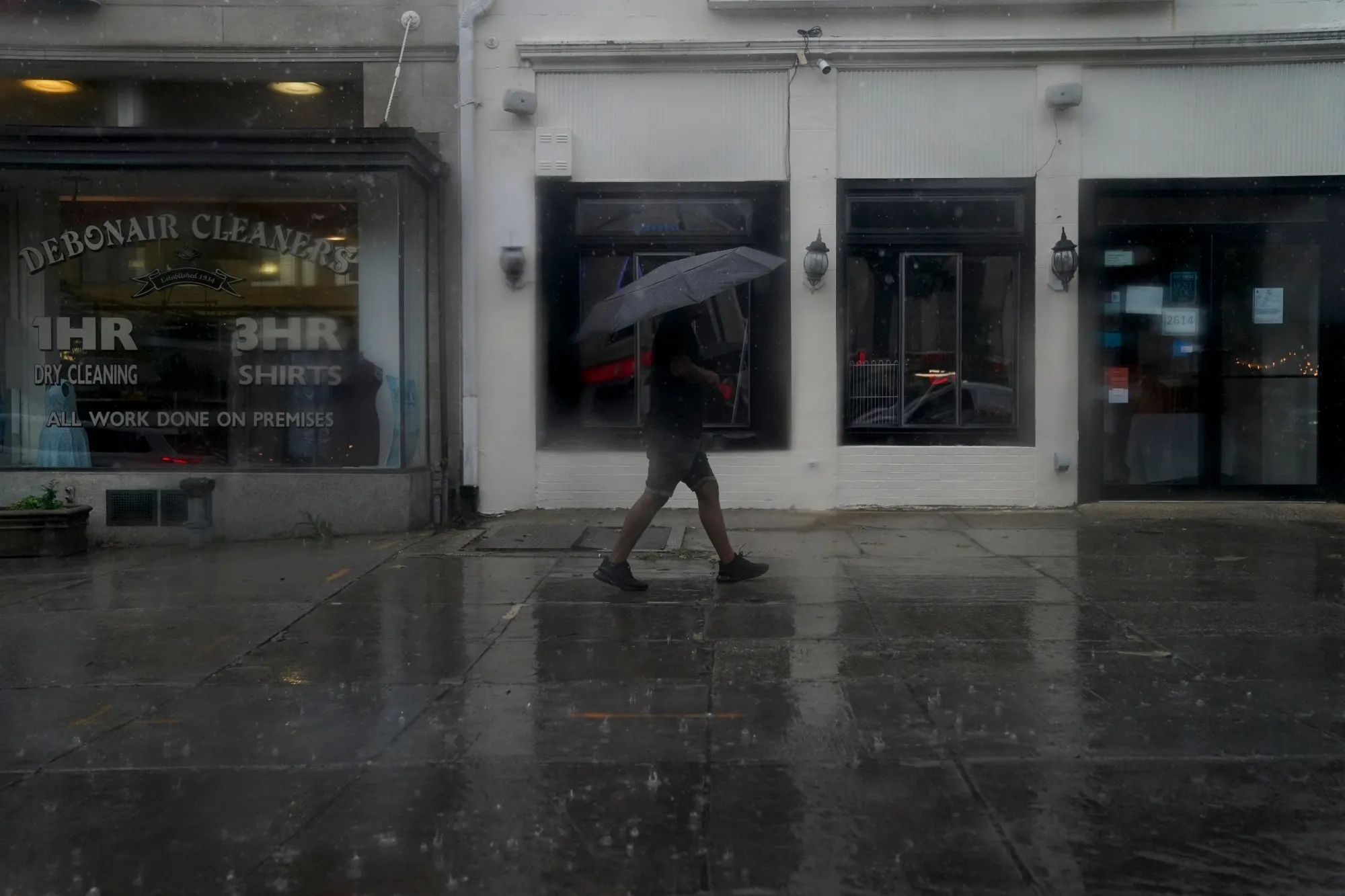 Powerful storm kills 2 people and leaves 1.1 million without power in ...