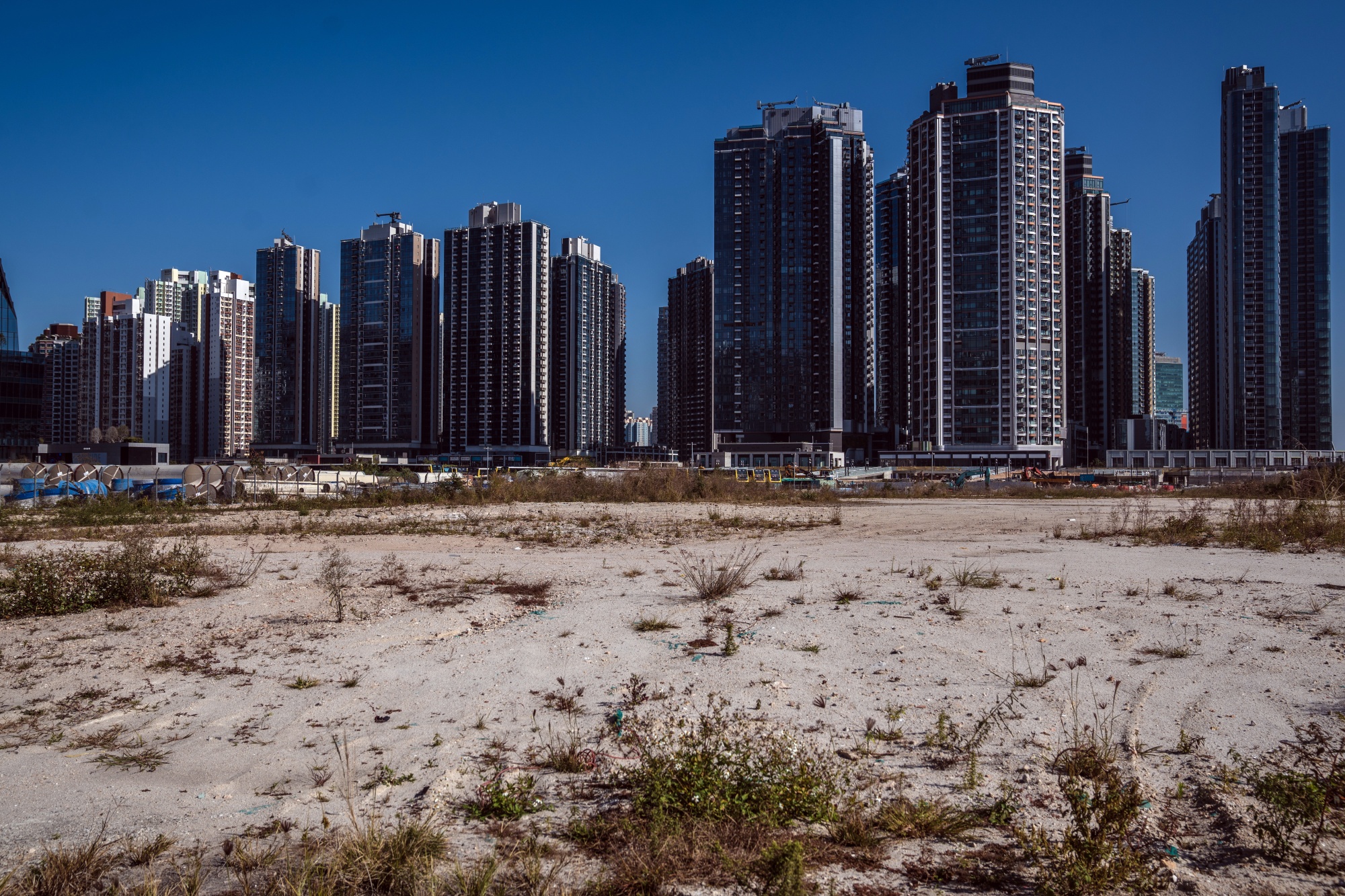 Hong Kong Real Estate: Why City's Office Towers Are So Empty - Bloomberg