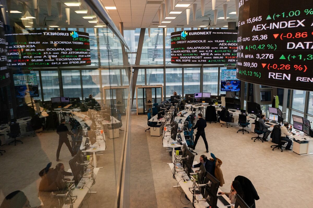 bloomberg.com - Alice Gledhill - Whispers of Contagion Risk Are Returning to Europe's Bond Market
