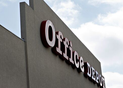 Gigante Said to Obtain BBVA Loan for Office Depot Unit Deal