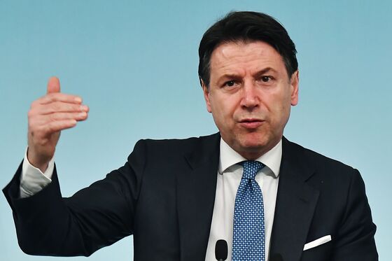 Italy’s Conte Accuses Banks in Blame Game Over Cash for Business