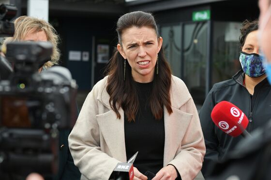 New Zealand Extends Auckland Lockdown as It Rushes Vaccinations